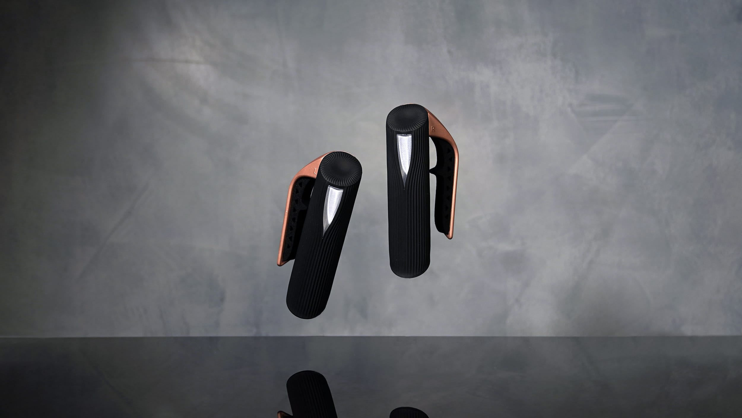 THE BUTTON-FREE CONTROLLER